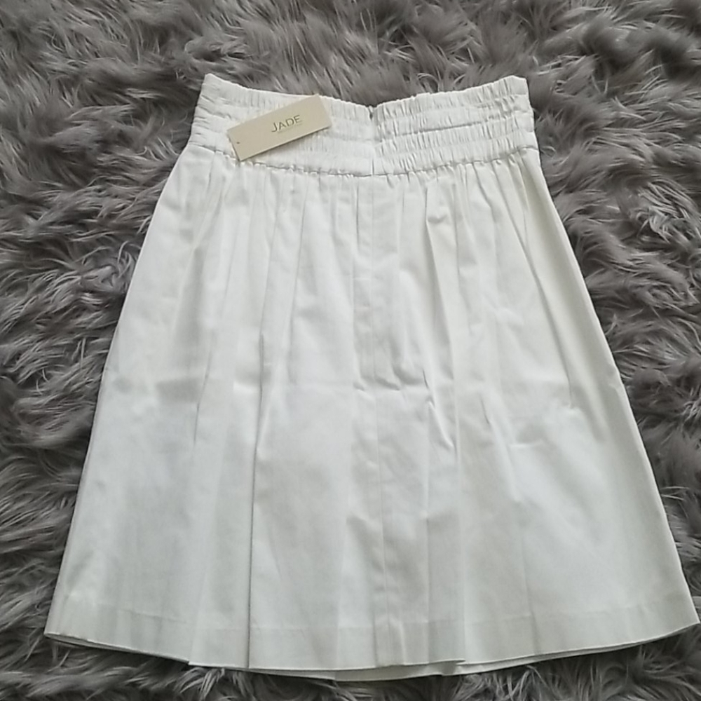 White skirt with pockets